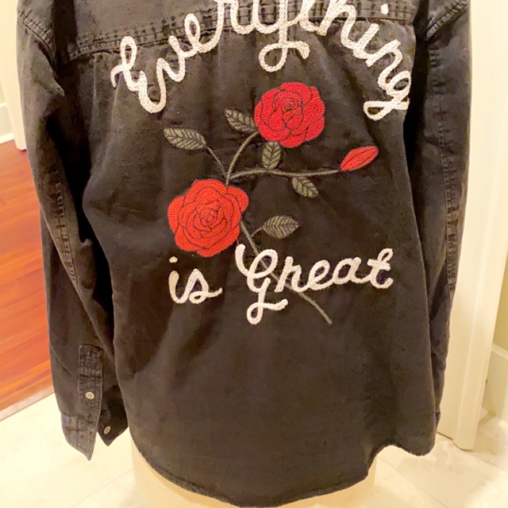 American Eagle Embroidered “Everything Is Great” Long sleeve black shirt